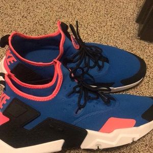 Nike Air Huaraches size 13